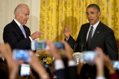 President Barack Obama, and Vice President Joe Biden attend a Cinco de Mayo reception, Thursday, May 5, 2016, in the East Room of the White House in Washington. (AP Photo/Jacquelyn Martin)